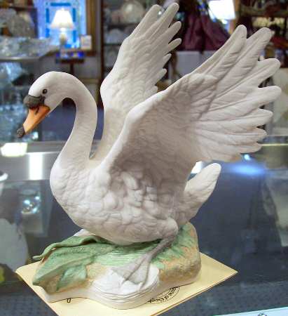 Young Animal Swan - No Box
