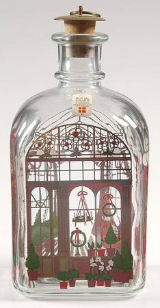 Christmas Decanters-Bottles 1995 Christmas Bottle - No Box