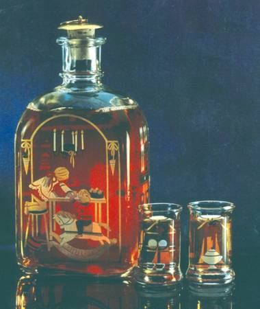 Christmas Decanters-Bottles 1992 Christmas Bottle - No Box
