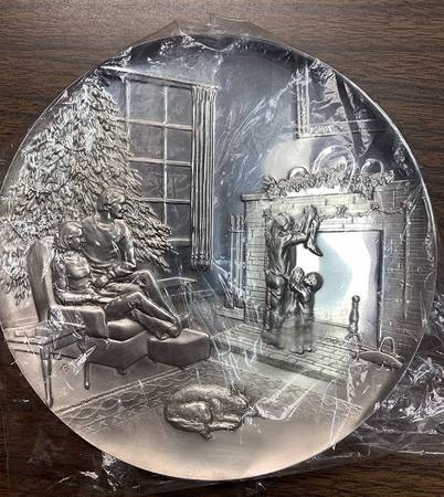 Annual Christmas Plate The Spirit And Joy Of Christmas - No Box
