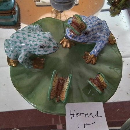 Frogs Frogs On Lily Pad-Blue & Green - No Box