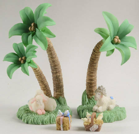 Cherished Teddies Miniature Nativity Palm Trees With Donkey/Sheeps And Gifts - Boxed