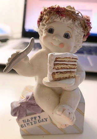 Dreamsicles-Cherub Birthday Delight - Boxed