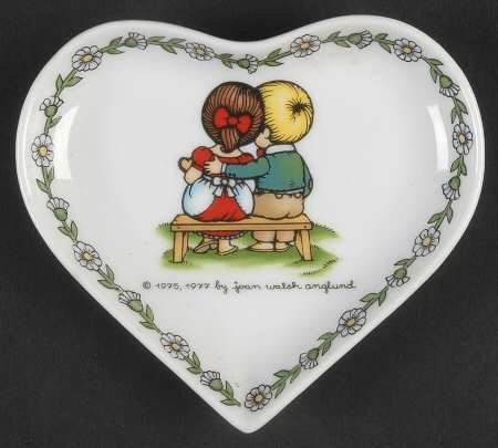 Heart Plaque Boy & Girl Sitting On Bench - No Box