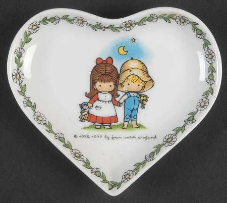 Heart Plaque Boy & Girl Holding Hands - No Box