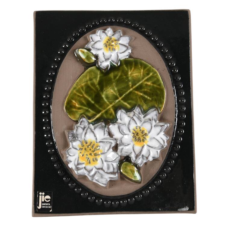 Floral Plaques Water Lily-White - No Box
