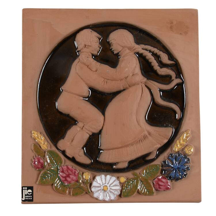 Floral Plaques Children Playing - No Box