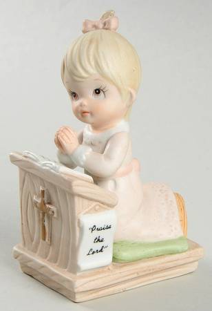 Christopher Collection Figurines and Giftware Girl Praying At Altar - No Box
