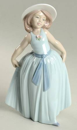 Chiquitinas with Hat by Lladro