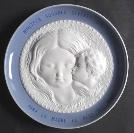 Mothers Day Plate-Annual by Lladro