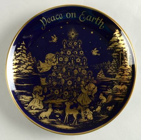 Christmas Plate Peace On Earth - Boxed