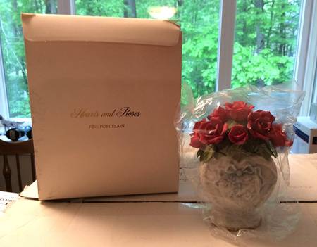 Lenox Figurines Hearts & Roses - Boxed