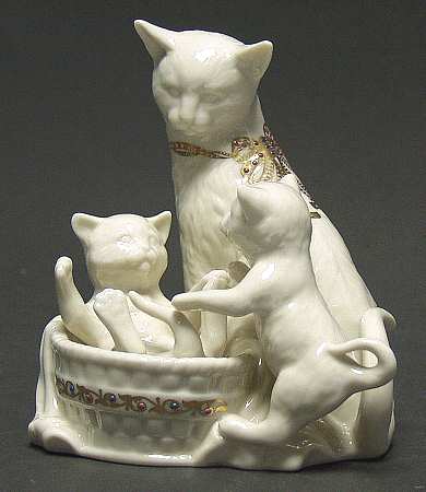 China Jewels Figurines Cat W/Kittens In Basket - Boxed