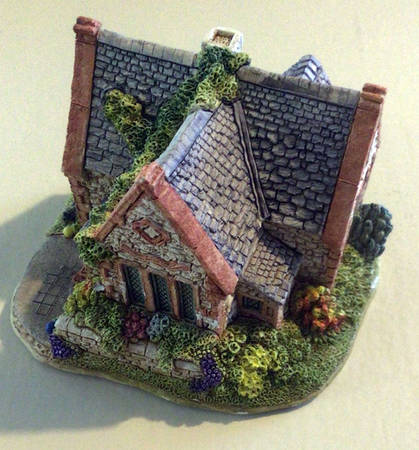 Lilliput Lane Collectors Club Arithmetic At The Old School House - Boxed