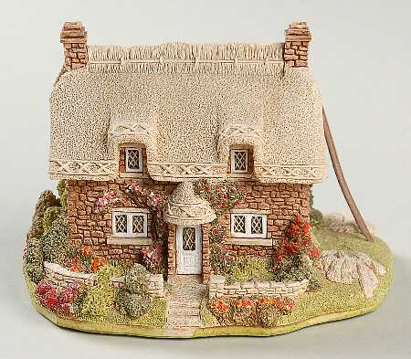 Lilliput Lane Collectors Club Bridle Way - Boxed