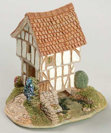 Lilliput Lane Collectors Club Hampton Moat - With Box