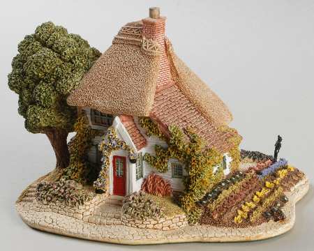 Lilliput Lane Collectors Club Gardener's Cottage - Boxed