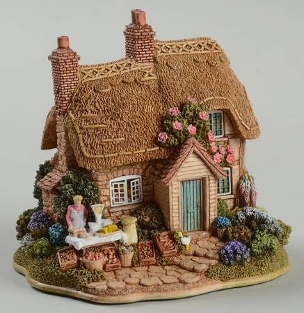 Lilliput Lane Collectors Club Fresh Today - Boxed