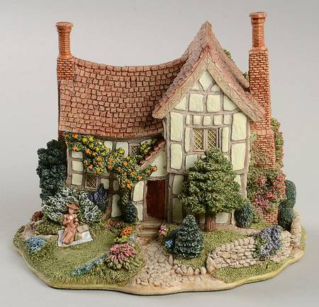 Lilliput Lane Collectors Club Hampton Manor - Boxed