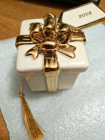 Lenox Christmas Ornament Gift Box - With Box