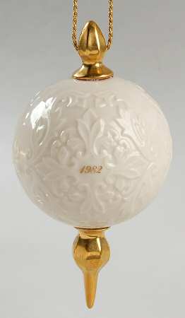 Annual Christmas Ornament 1982-Ball With Spire - With Box
