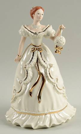 Classic Ivory Christmas Figurines Christmas Kisses - No Box