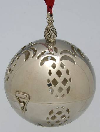 Giving Balls Williamsburg Hospitality Ball-Silver - No Box
