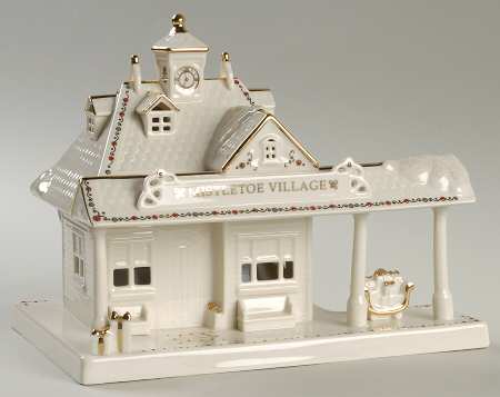 Mistletoe Park Village Train Station - No Box