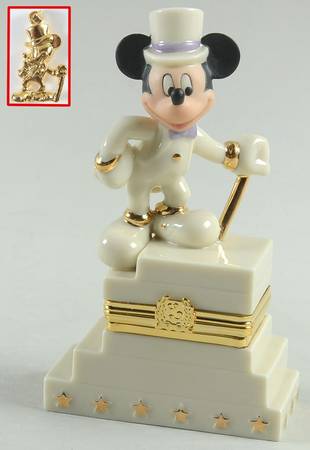 Disney Sweethearts Mickey 75th Anniversary - No Box 39a
