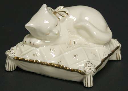 Classic Cat Collection Dreaming Away - No Box