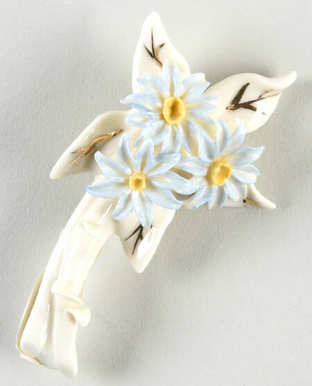 Lenox Jewelry Chrysanthemum Pin - No Box