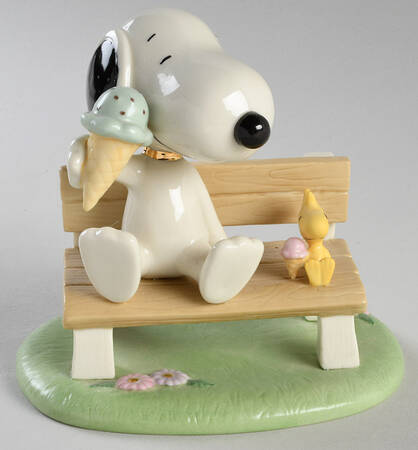 Peanuts Figurines Happiness Is Ice Cream W/ Snoopy - No Box