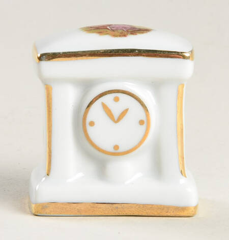 Limoges Miniature Figurines & Giftware Clock-Embrace - No Box