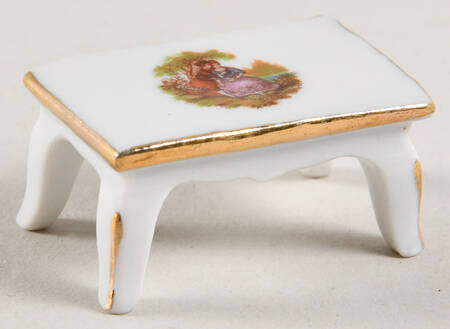 Limoges Miniature Figurines & Giftware Table -Embrace - No Box