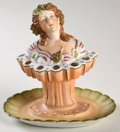 Ardalt Figurines Woman Cigarette Holder - No Box
