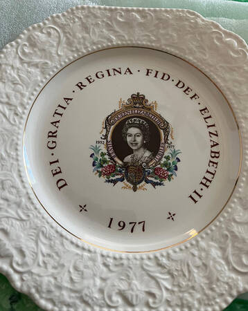 Lord Nelson Pottery Royalty Giftware Elizabeth Ii Latin Jubilee Plate - No Box