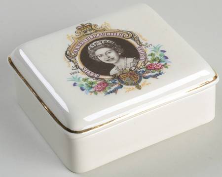 Lord Nelson Pottery Royalty Giftware Elizabeth Ii Silver Jubilee Box - No Box