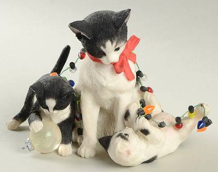 Sweet Kitties Sculpture Collection Taking Down The Tree - No Box