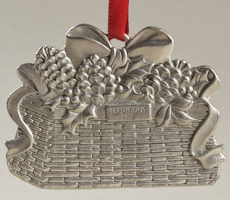 Christmas Basket Collection 2002-Traditions - No Box
