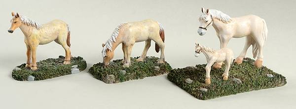 Williamsburg (Large) Horses (Set Of 3) - No Box