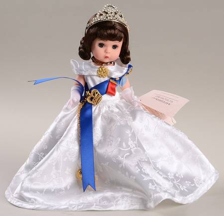 International-8" Doll England - Queen  - Boxed