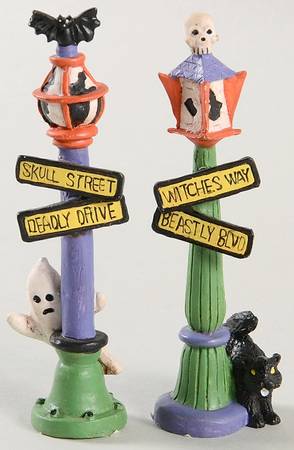 Creepy Hollow Skull Street/Witches Way Signs - Boxed