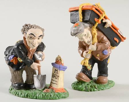 Creepy Hollow Grave Digger - Set Of 2 - Boxed