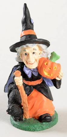 Creepy Hollow Witch - Boxed
