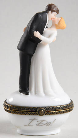 Wedding Wedding Couple W/ Rings - Boxed
