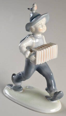 Metzler & Ortloff Figurines Boy Walking With Accordion  - No Box