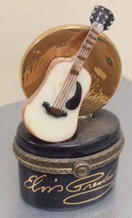 Elvis Presley Elvis Guitar & Gold Record W/ Pack - Boxed