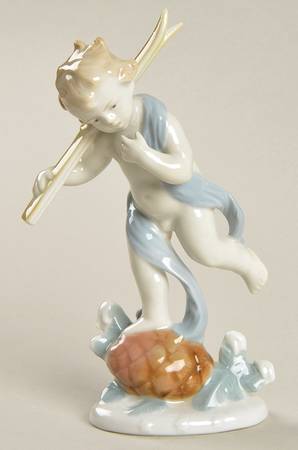 Four Seasons-Cherubs Winter-Cherub On Pinecone W/ Skis - No Box