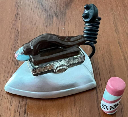 Womens Accessories Iron With Spray Starch - No Box