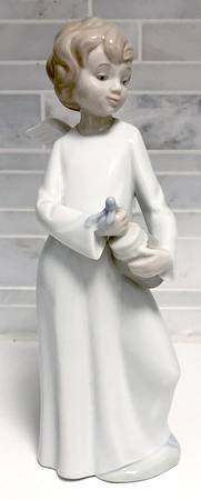 Angels Angel With Musical Toy - No Box by Nao